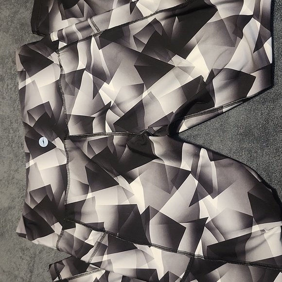 Avia brand work out pants. Size Large (12-14) - Picture 3 of 5